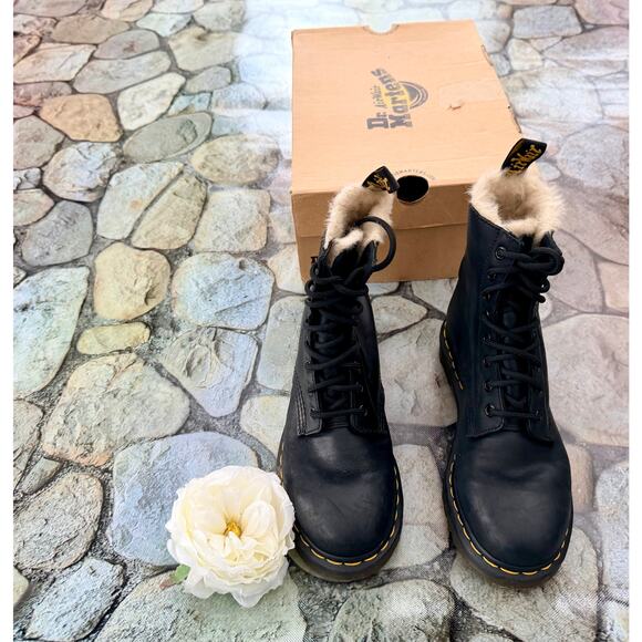 DR MARTENS FAUX FUR CLASSIC BOOTS - Picture 11 of 16